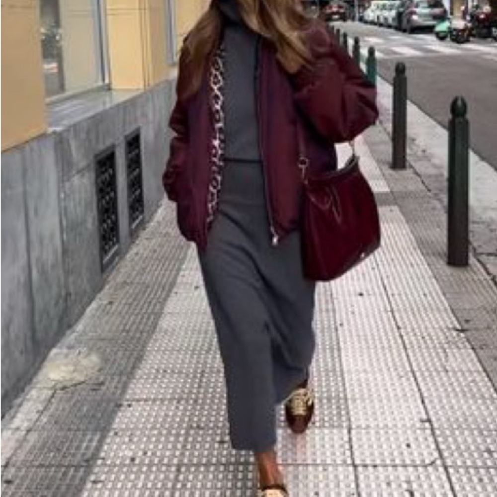a.n.a Burgundy Velour Bomber Jacket-Large - Picture 11 of 11